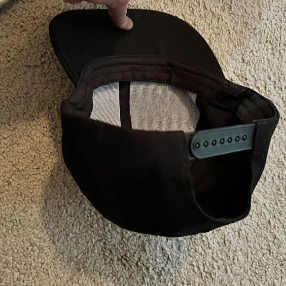 All black NWOT black skater hat with skull fingers rock on - Picture 8 of 8